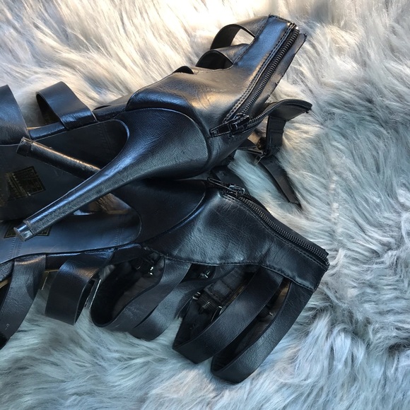 Strappy leather Heels - Picture 5 of 5